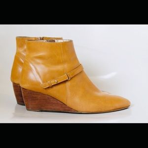 Cognac Italian leather boots (Dana Davis)